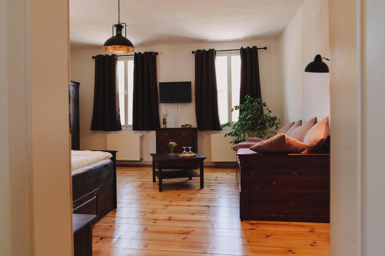 Gasthof Zum Hirsch Hotell Drehna Exteriör bild